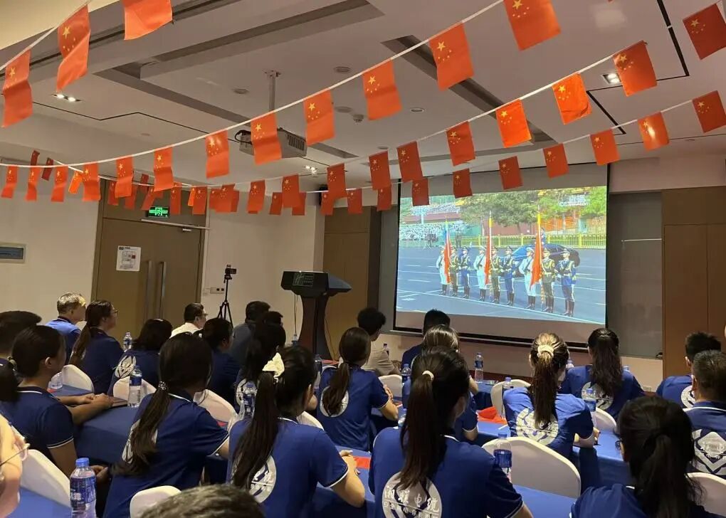 湘联电缆集体观看九三阅兵，汲取奋进力量！